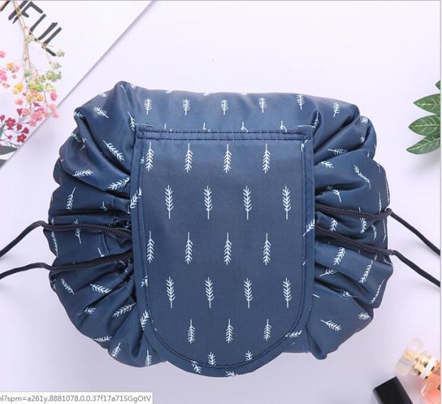 Travel in Style: Discover the Ultimate Cosmetic Bag for All Your Beauty Essentials!