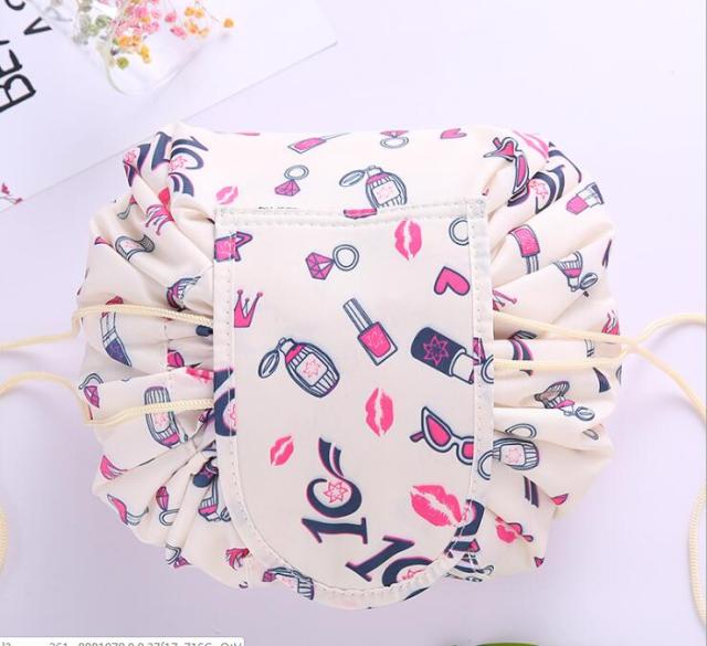 Travel in Style: Discover the Ultimate Cosmetic Bag for All Your Beauty Essentials!