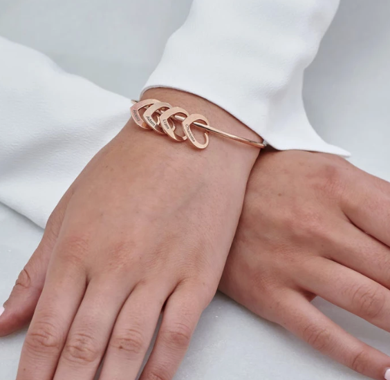 ''Carry me with you'' Love Bracelet Peach Heart -Customizable Titanium Steel Heart Bracelet