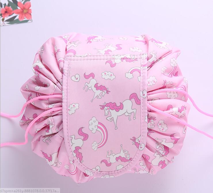 Travel in Style: Discover the Ultimate Cosmetic Bag for All Your Beauty Essentials!