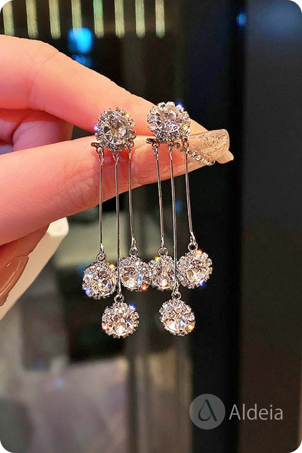 Virtus Luxury Drop Crystal Earring