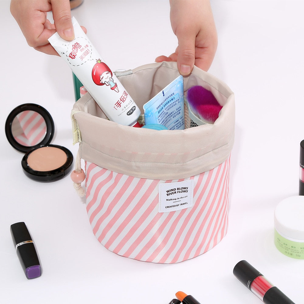 Travel in Style: The Ultimate Cosmetic Bag for Organised Beauty on the Go!